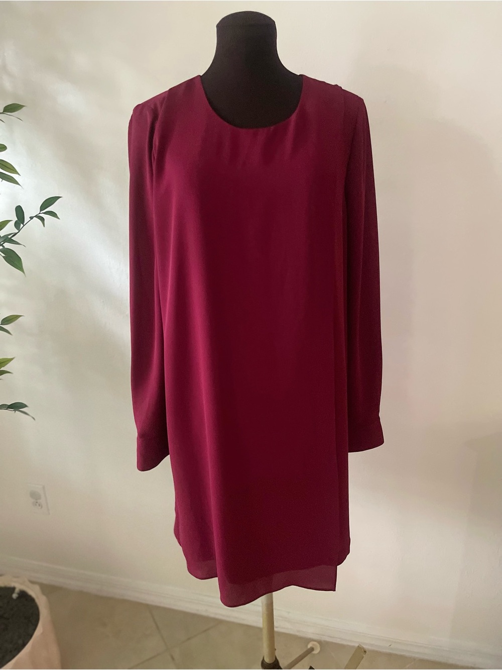BCBGMaxAzria Long Sleeve Shift Dress - Burgundy